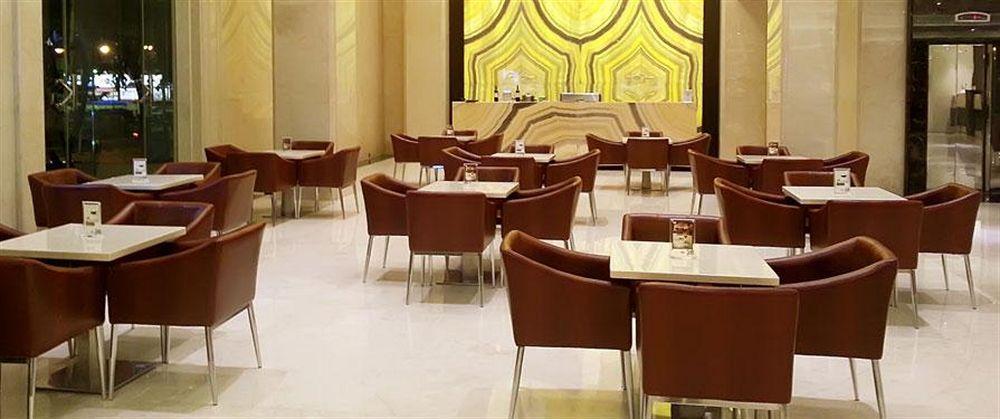 棉兰福朋喜来登酒店 外观 照片