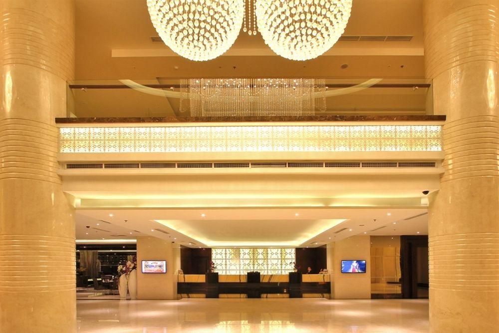 棉兰福朋喜来登酒店 外观 照片